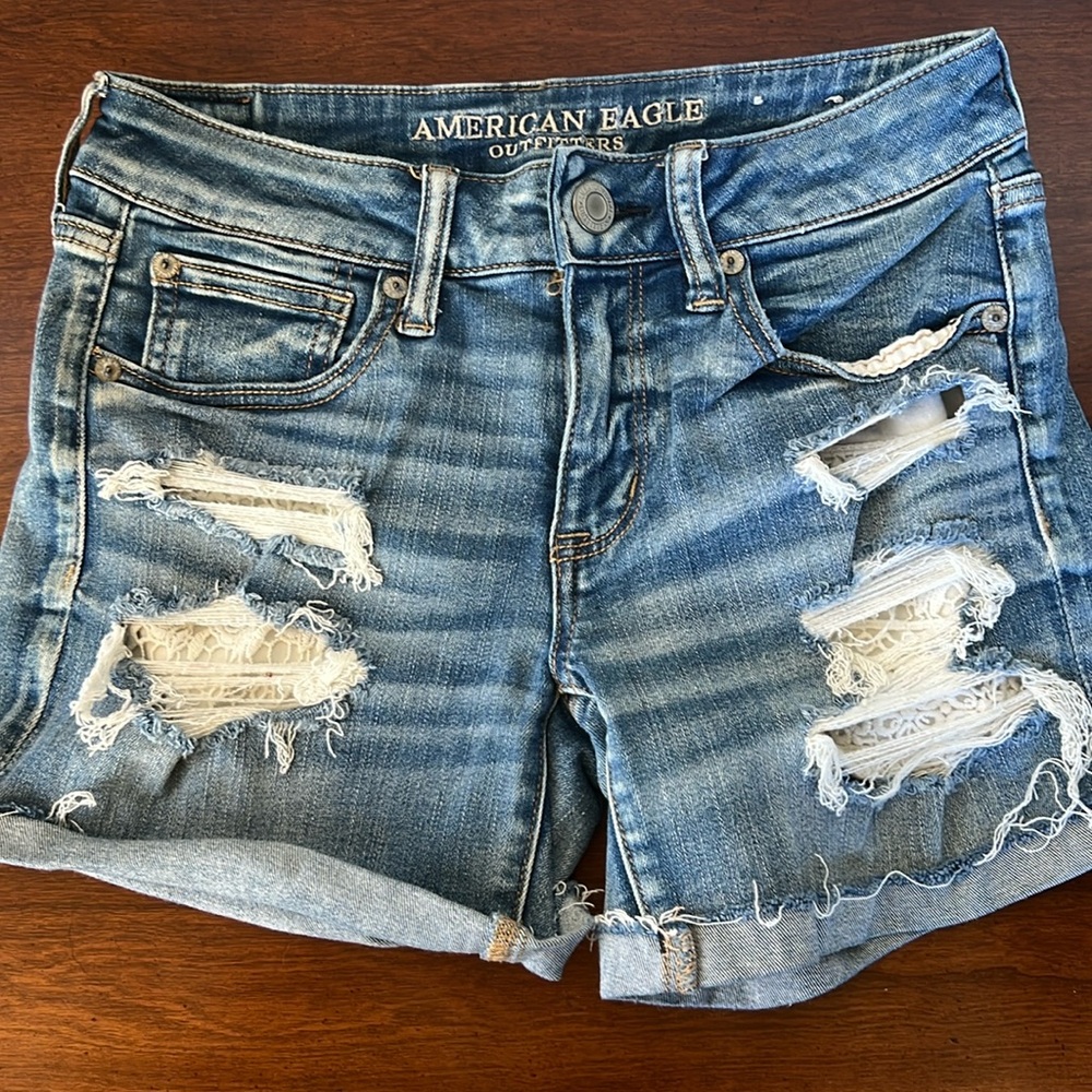 American Eagle eyelet pockets size 6 denim shorts.